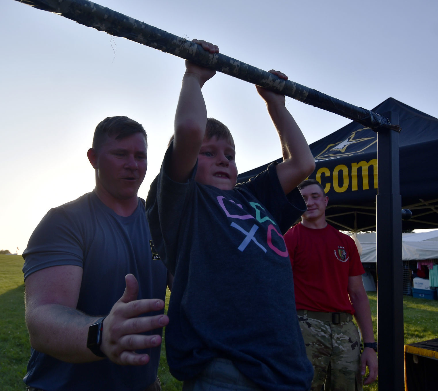COUNTRY THUNDER